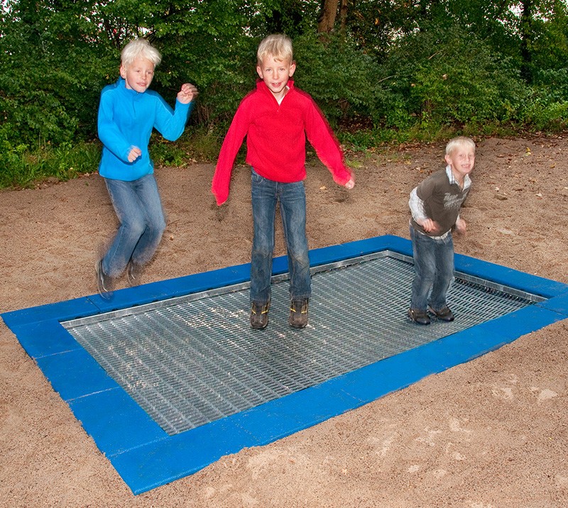 Medium + trampoline for offentlig bruk. TUV sertifisert trampoline